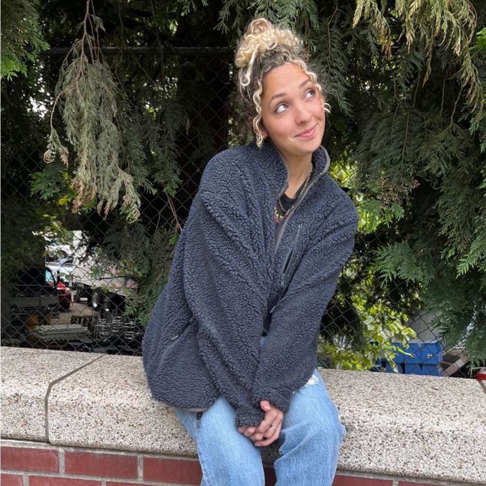 Meet your Posher, Alyssa